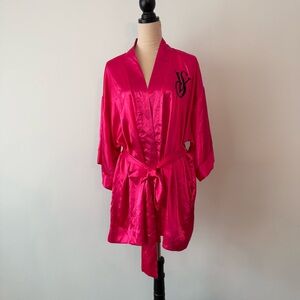 💖 Victoria’s Secret Fashion Show 2011 NYC Pink Satin Robe NWT Limited Edition 💖